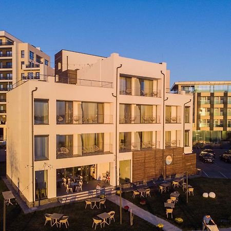 ホテル Poeme Mamaia Retreat エクステリア 写真