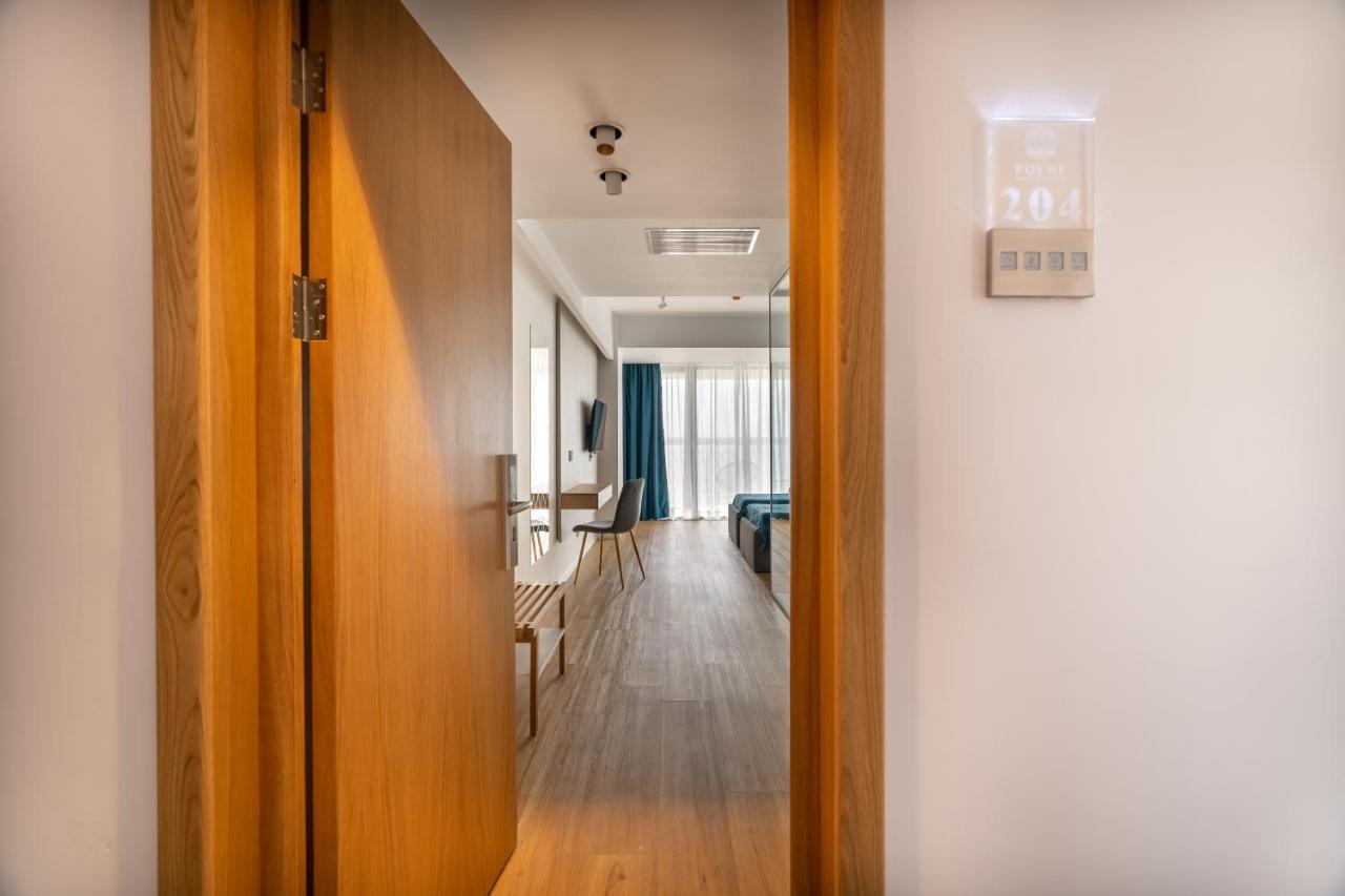 ホテル Poeme Mamaia Retreat エクステリア 写真