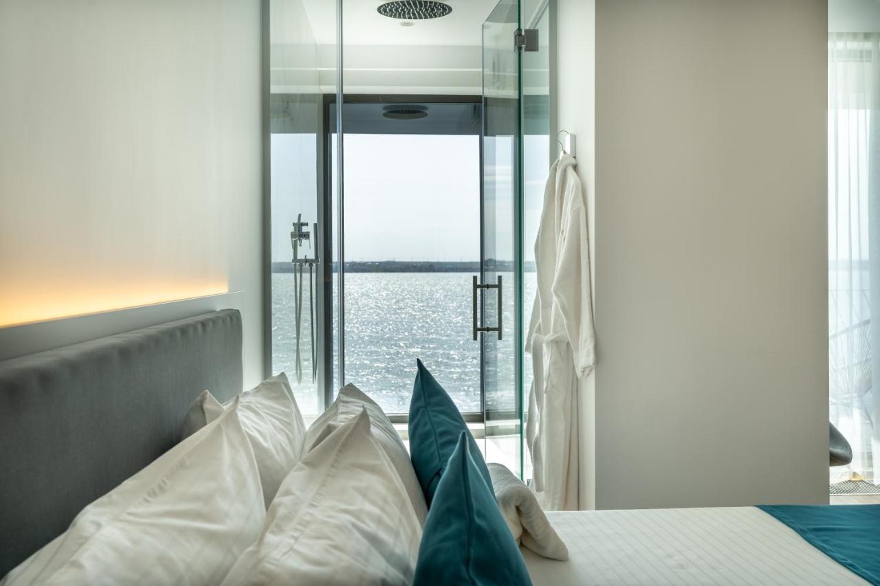 ホテル Poeme Mamaia Retreat エクステリア 写真