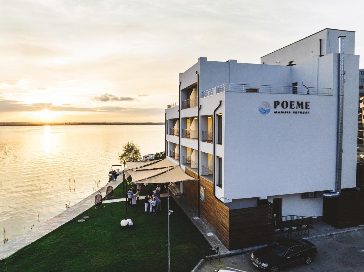ホテル Poeme Mamaia Retreat エクステリア 写真