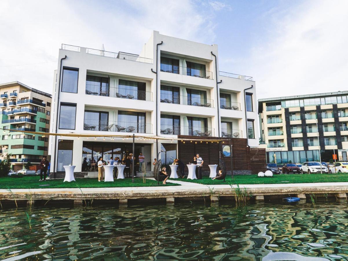 ホテル Poeme Mamaia Retreat エクステリア 写真