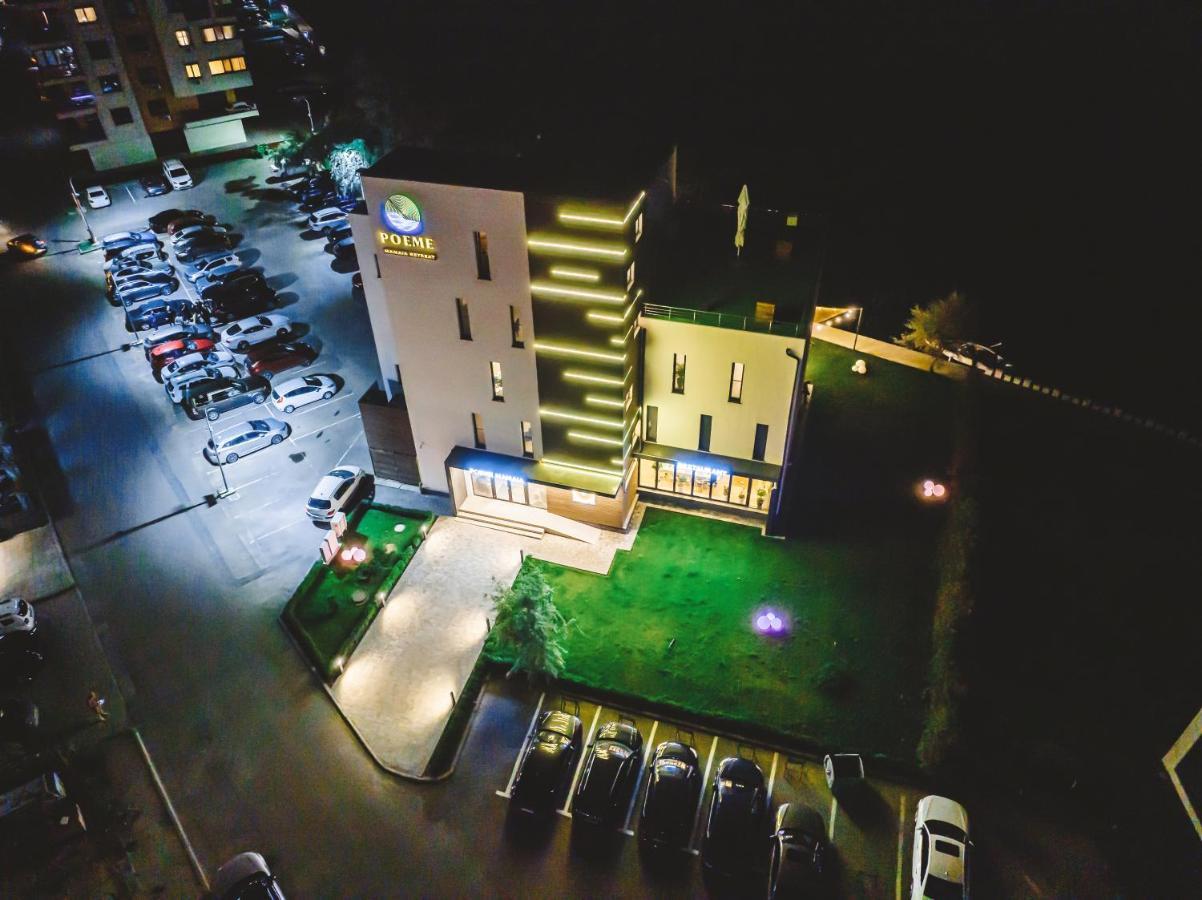 ホテル Poeme Mamaia Retreat エクステリア 写真