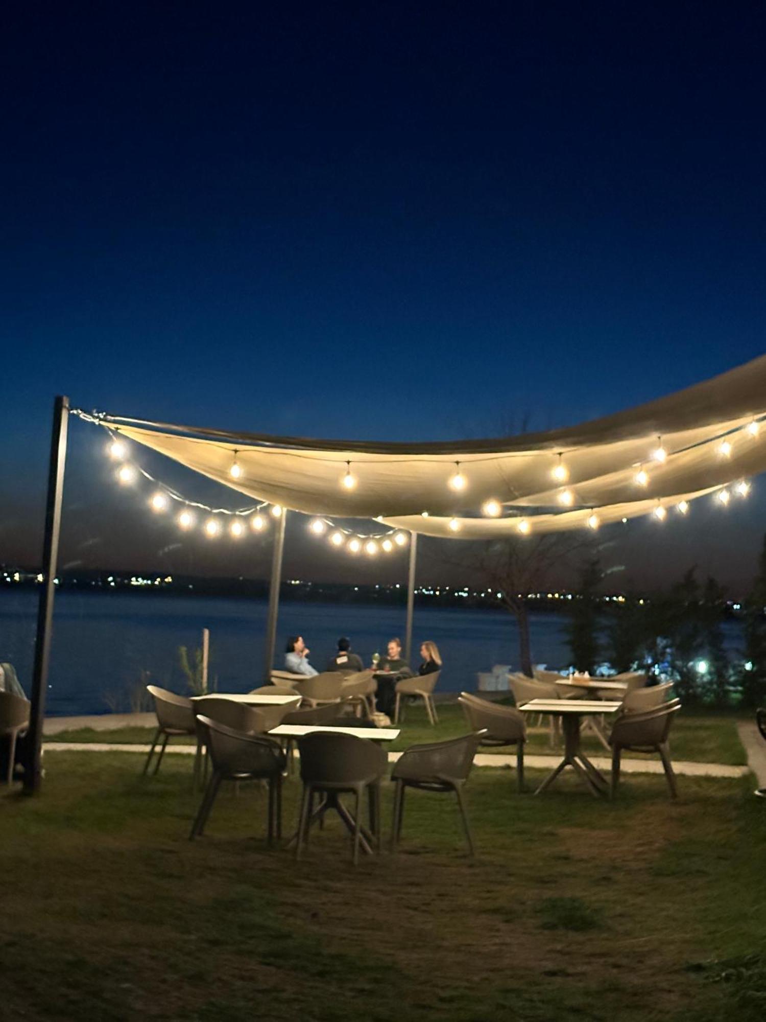 ホテル Poeme Mamaia Retreat エクステリア 写真