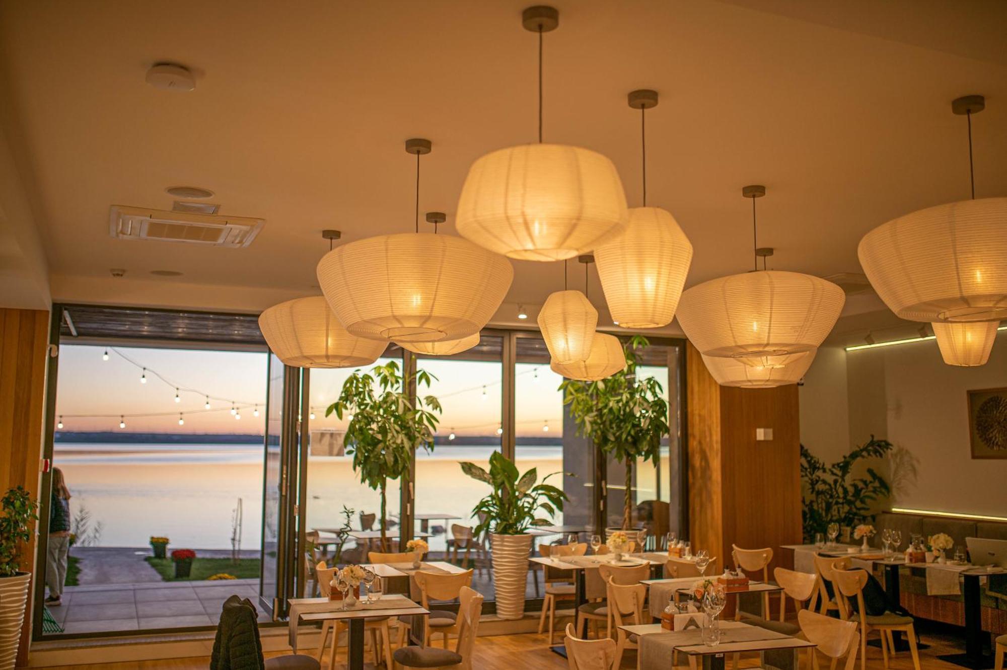 ホテル Poeme Mamaia Retreat エクステリア 写真